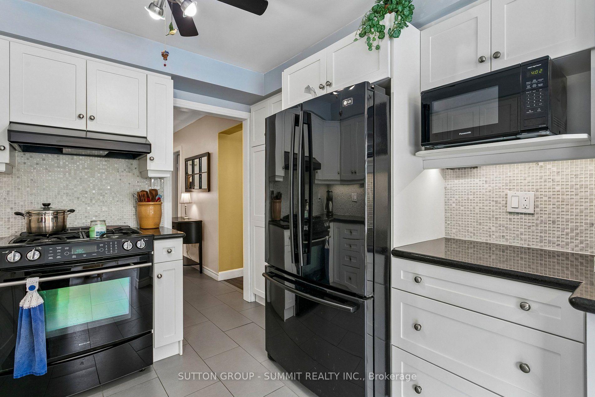Photo 13 of 3176 Dovetail Mews, Mississauga, Erin Mills — HOMEH