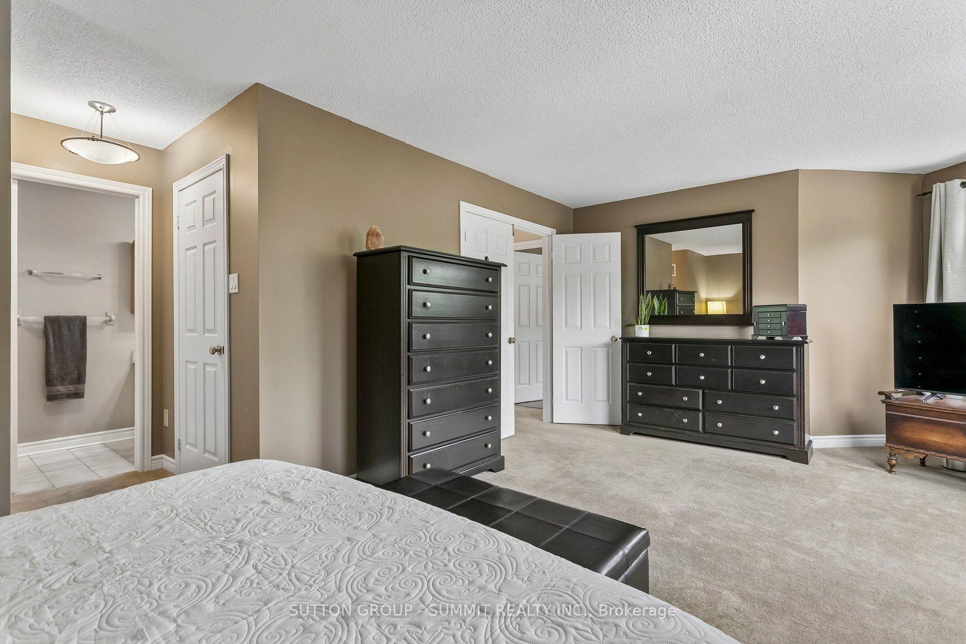 Photo 34 of 3176 Dovetail Mews, Mississauga, Erin Mills — HOMEH