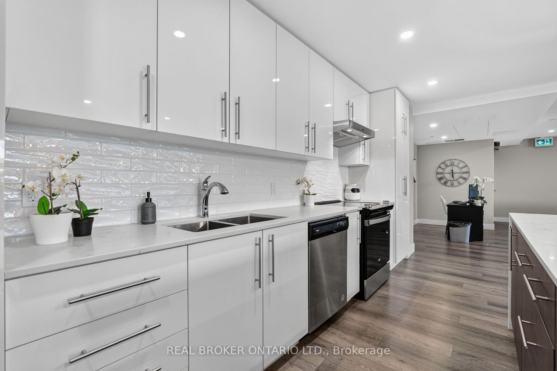 Photo 37 of Unit 1206, 15 Queen Street S, Hamilton, Central — HOMEH