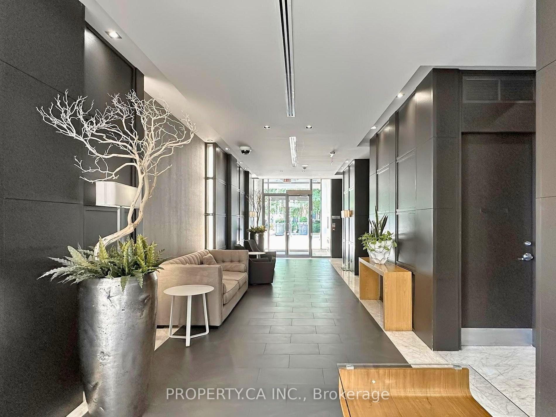 Photo 3 of Unit 406, 21 Scollard Street, Toronto, The Annex — HOMEH