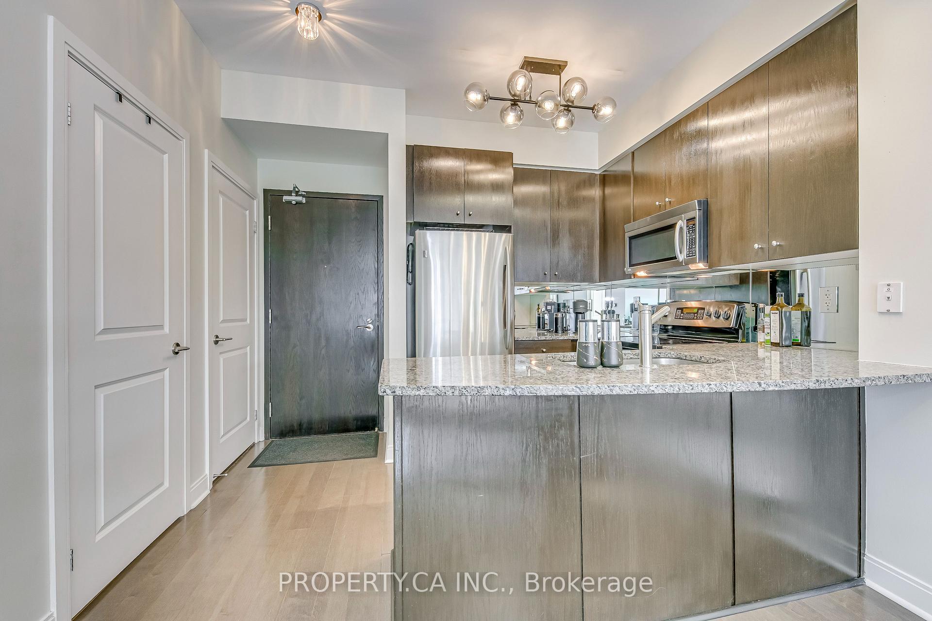 Photo 5 of Unit 406, 21 Scollard Street, Toronto, The Annex — HOMEH