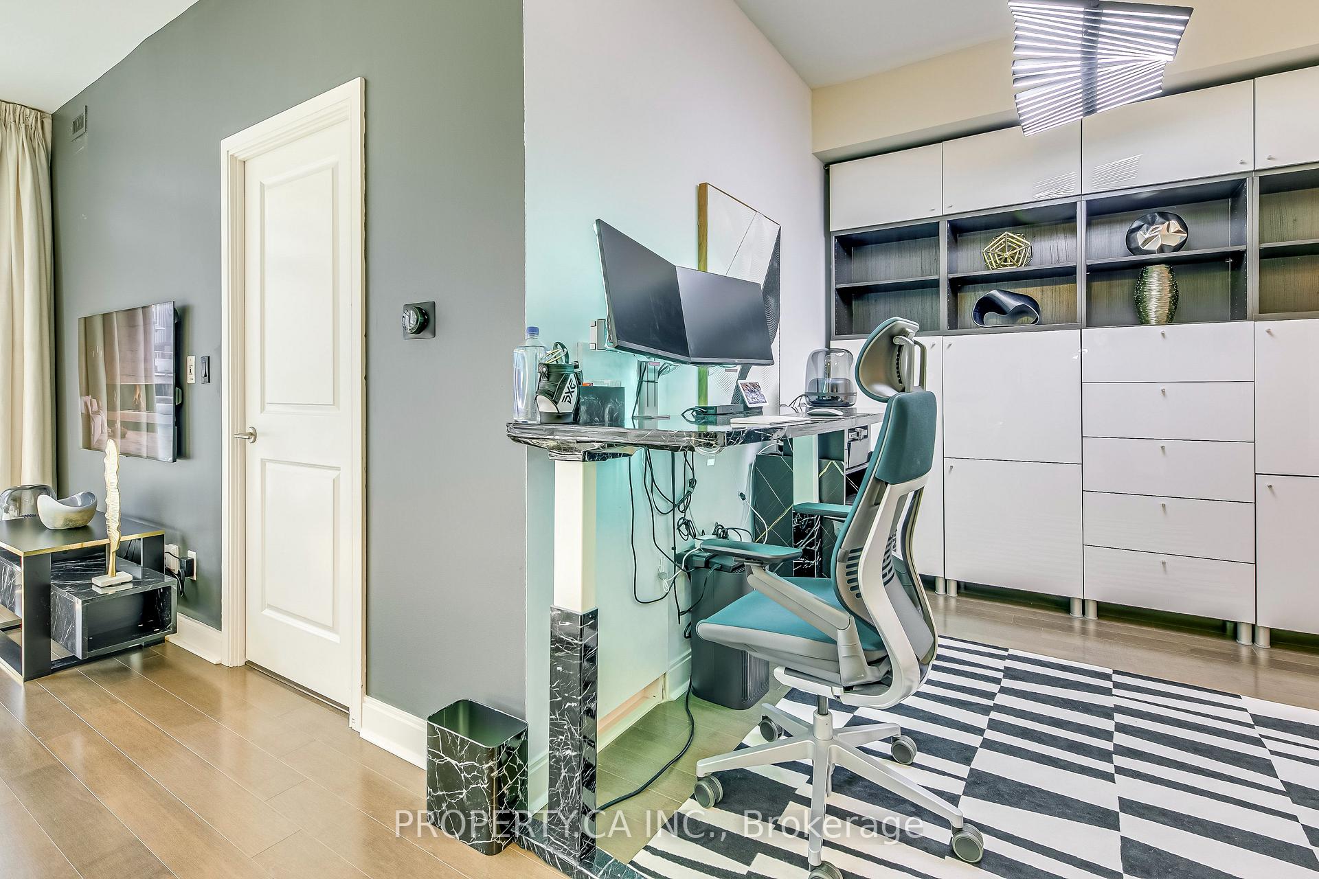 Photo 14 of Unit 406, 21 Scollard Street, Toronto, The Annex — HOMEH