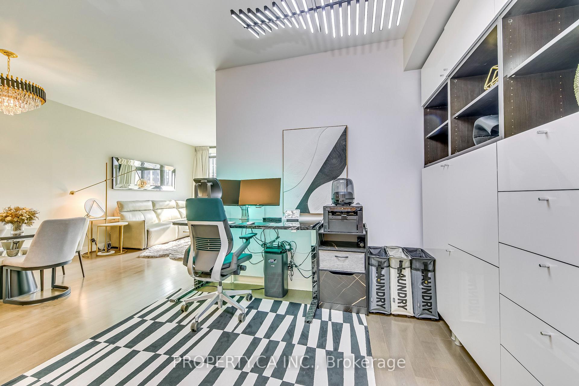Photo 15 of Unit 406, 21 Scollard Street, Toronto, The Annex — HOMEH