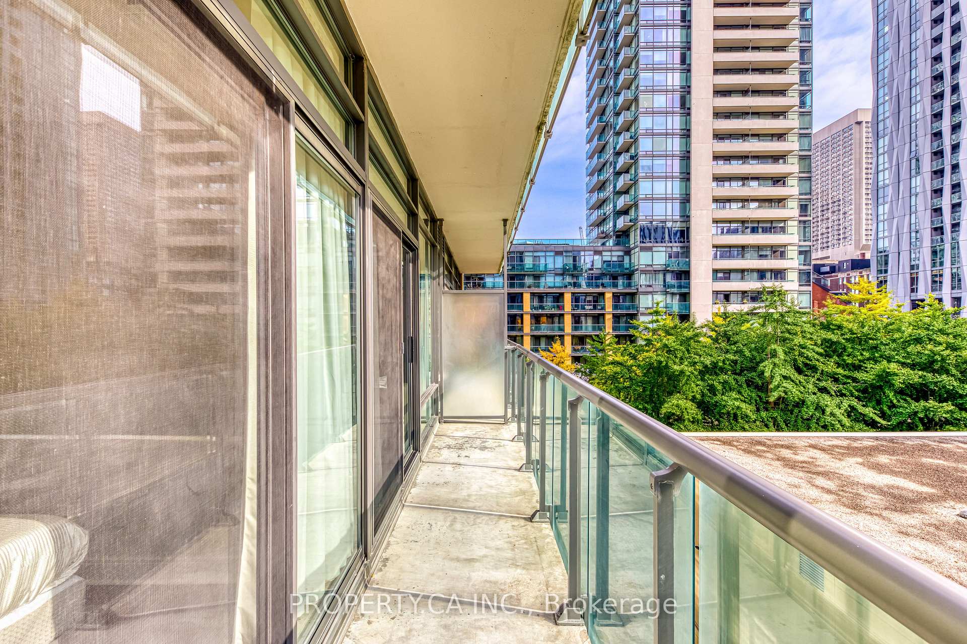 Photo 18 of Unit 406, 21 Scollard Street, Toronto, The Annex — HOMEH