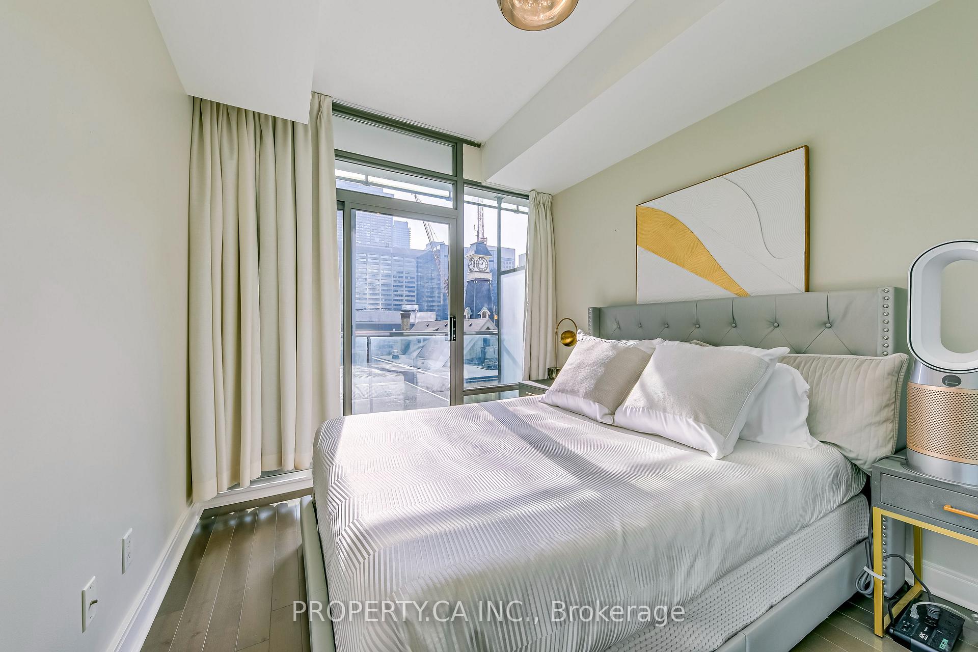 Photo 21 of Unit 406, 21 Scollard Street, Toronto, The Annex — HOMEH