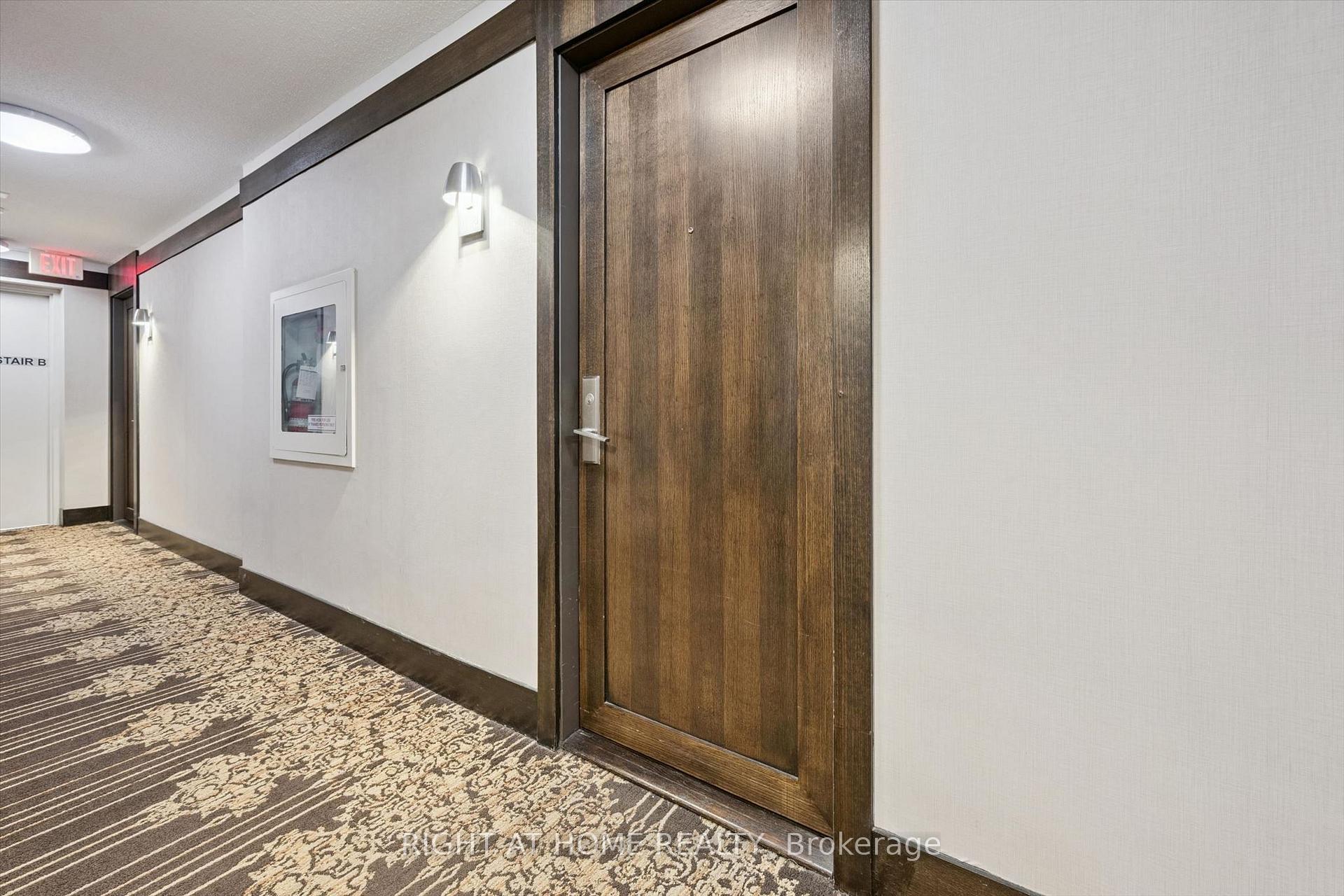 Photo 5 of Unit 1508, 20 Blue Jays Way, Toronto, Waterfront Communities — HOMEH