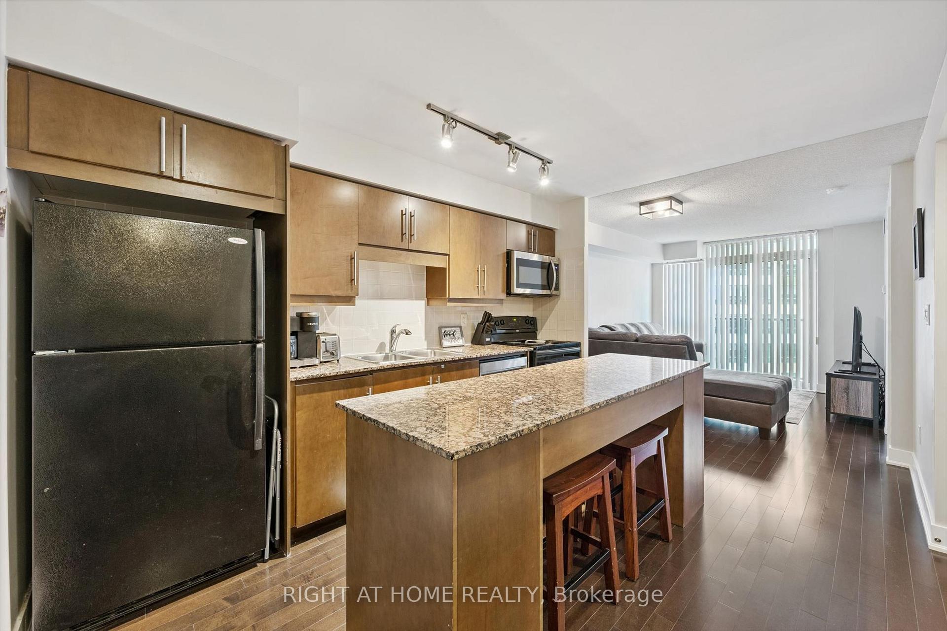 Photo 6 of Unit 1508, 20 Blue Jays Way, Toronto, Waterfront Communities — HOMEH