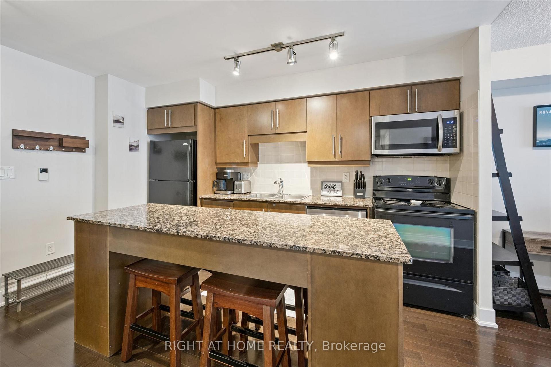 Photo 7 of Unit 1508, 20 Blue Jays Way, Toronto, Waterfront Communities — HOMEH