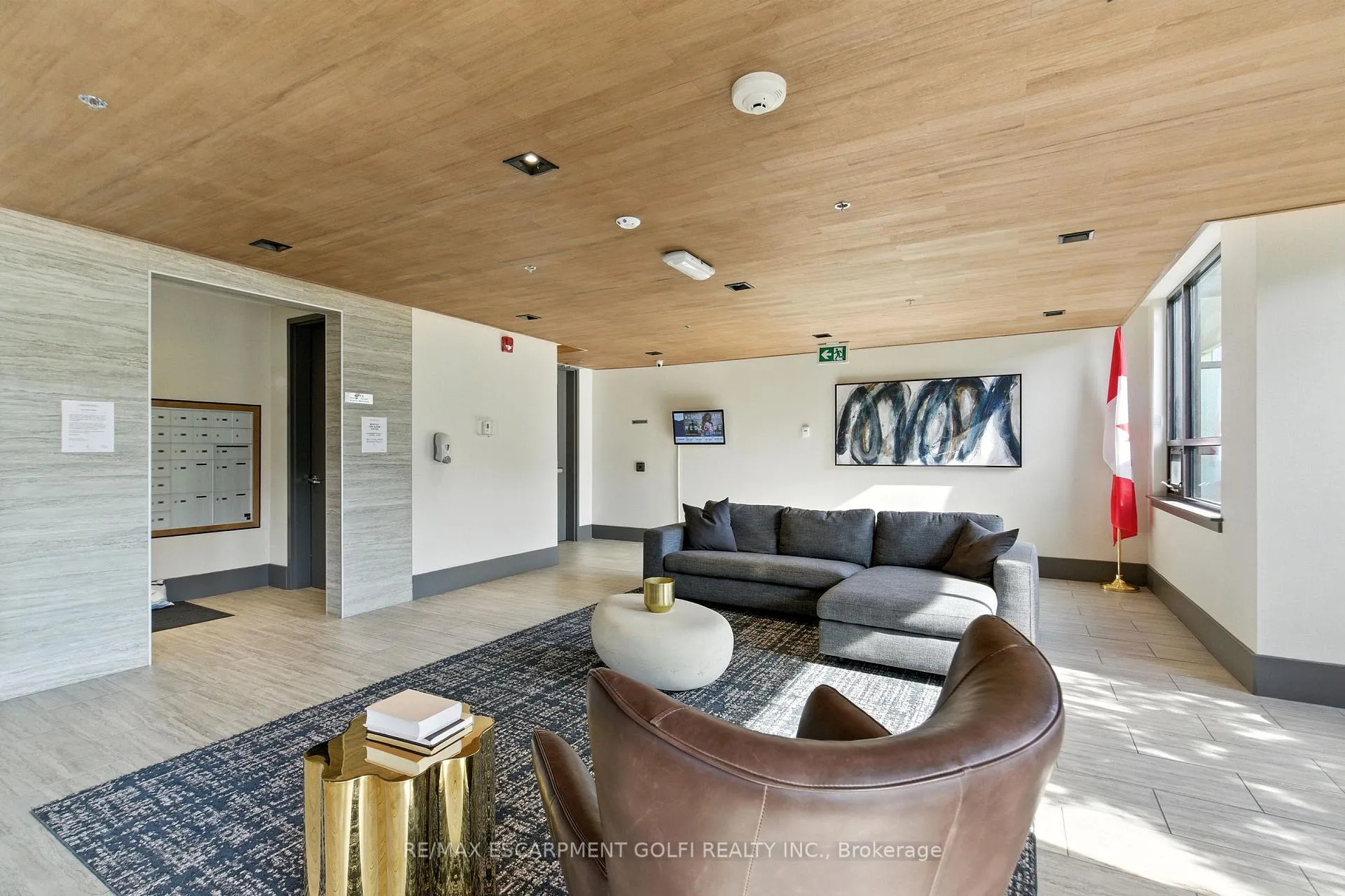 Photo 5 of Unit 310, 10 Esplanade Lane, Grimsby, Grimsby Beach — HOMEH