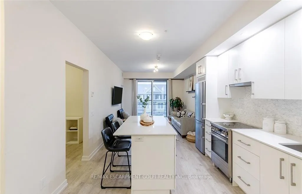 Photo 10 of Unit 310, 10 Esplanade Lane, Grimsby, Grimsby Beach — HOMEH
