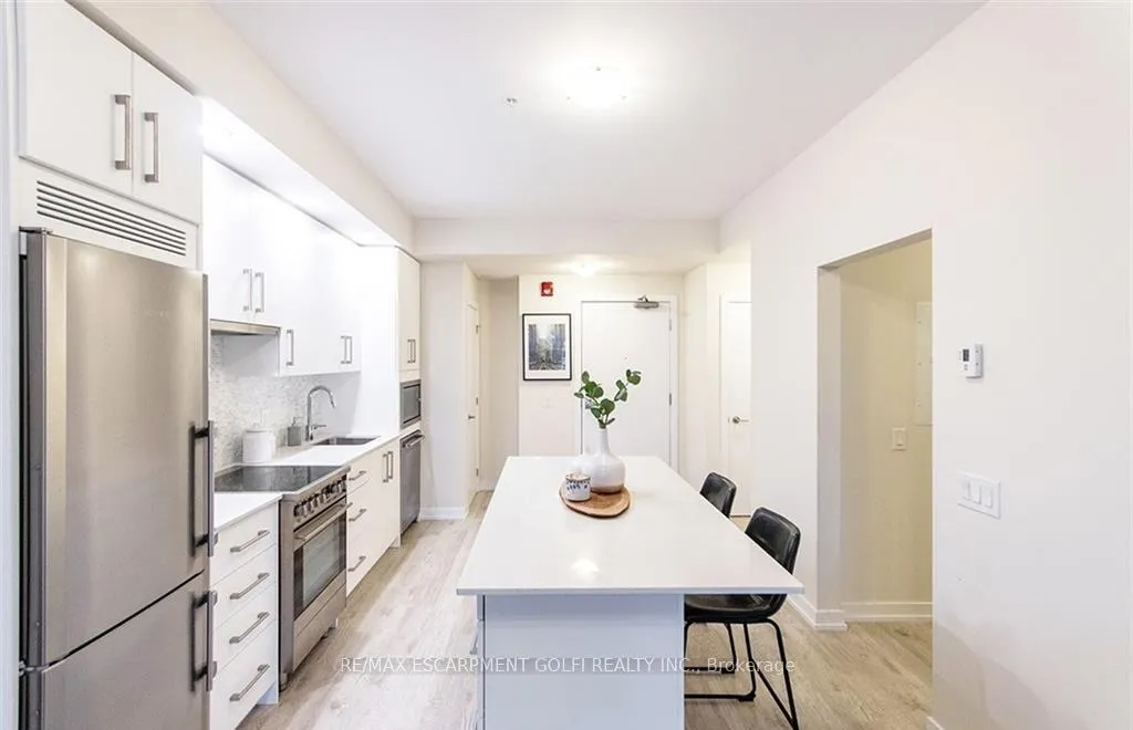 Photo 12 of Unit 310, 10 Esplanade Lane, Grimsby, Grimsby Beach — HOMEH
