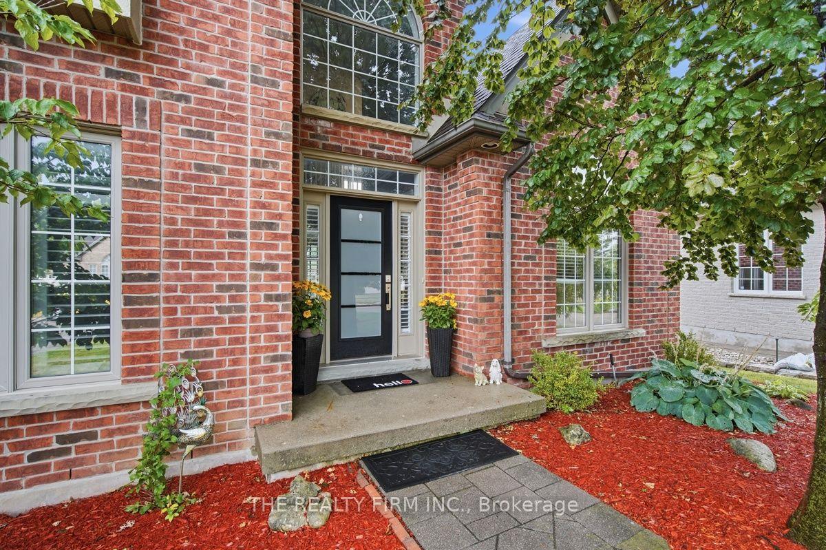 Photo 2 of 552 Mcgarrell Place, London, North R — HOMEH