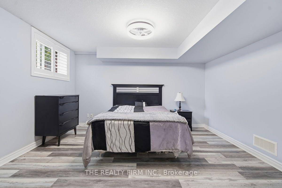 Photo 30 of 552 Mcgarrell Place, London, North R — HOMEH