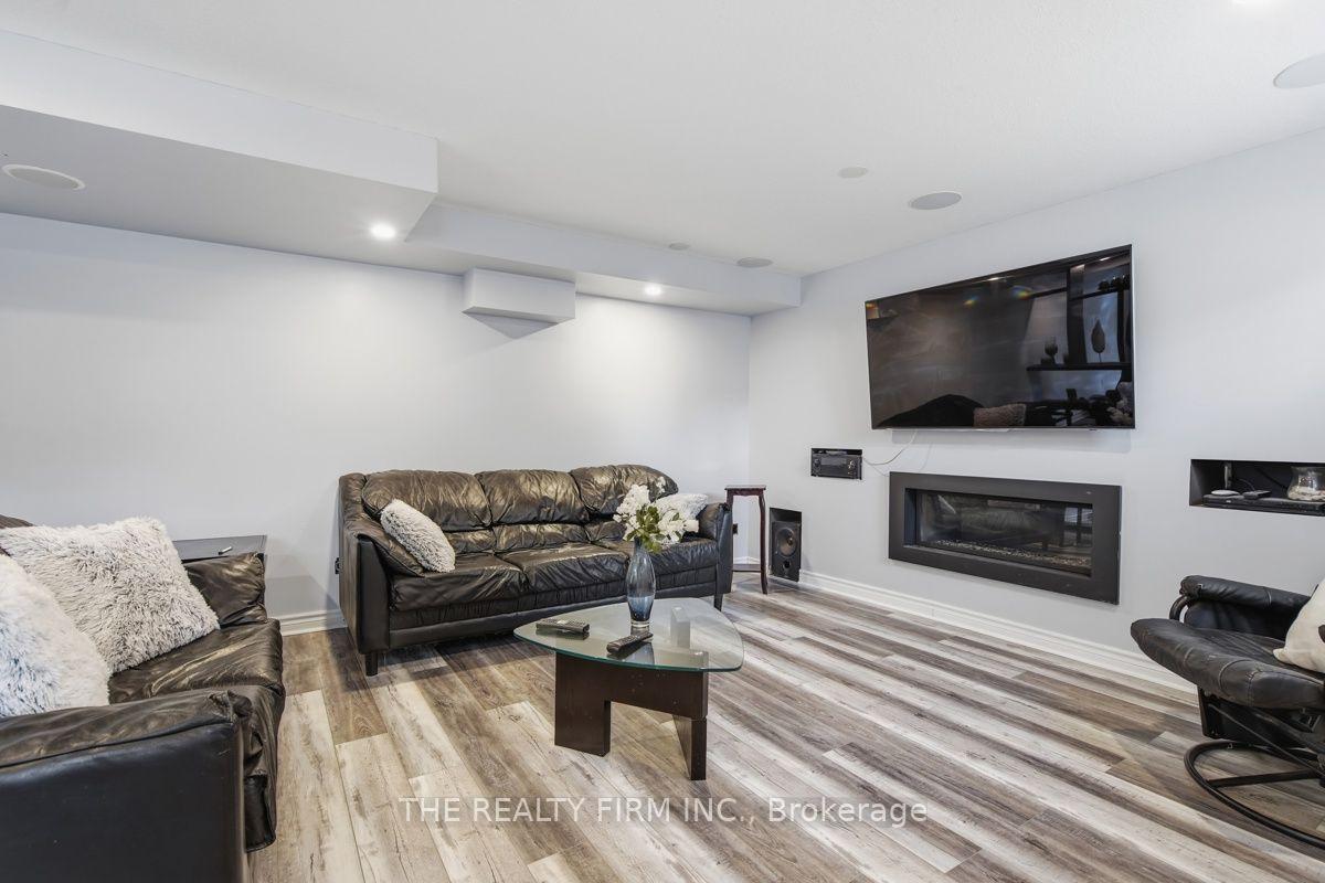 Photo 32 of 552 Mcgarrell Place, London, North R — HOMEH