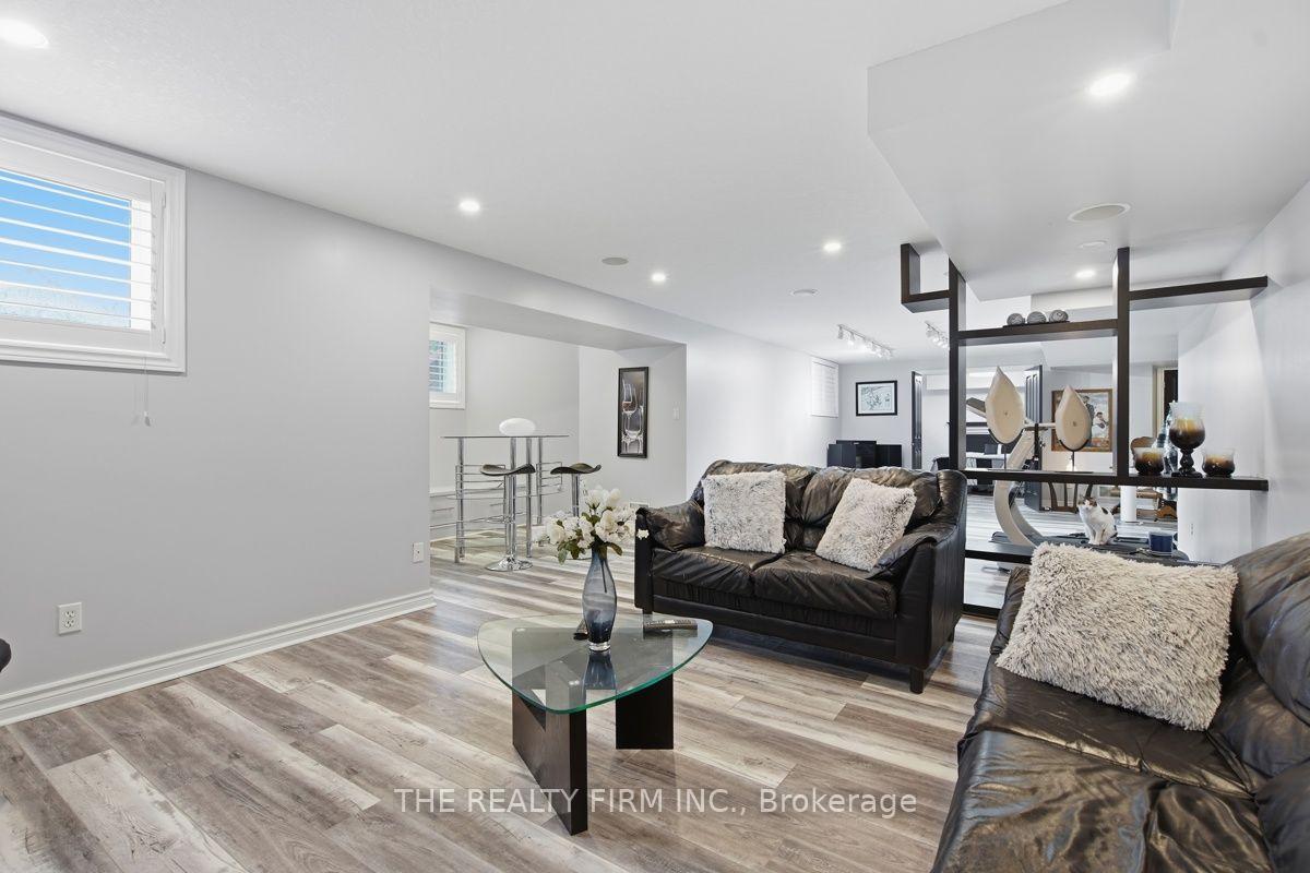 Photo 33 of 552 Mcgarrell Place, London, North R — HOMEH