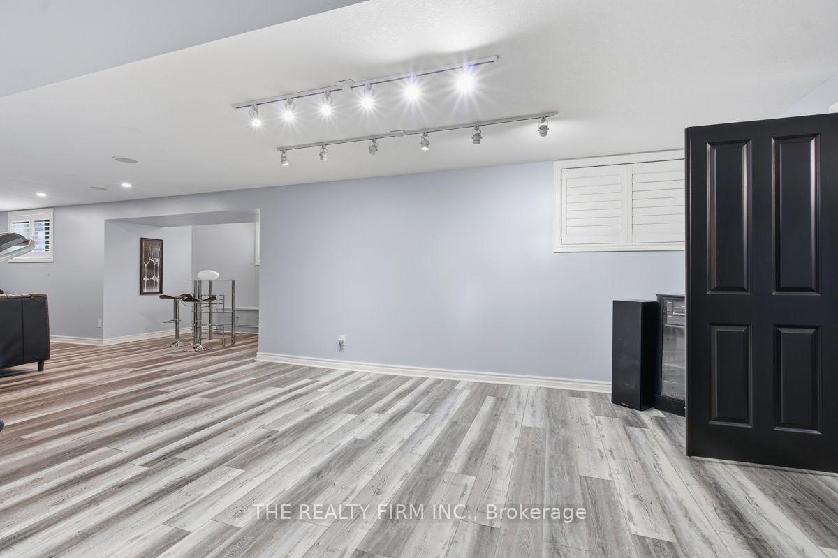 Photo 34 of 552 Mcgarrell Place, London, North R — HOMEH