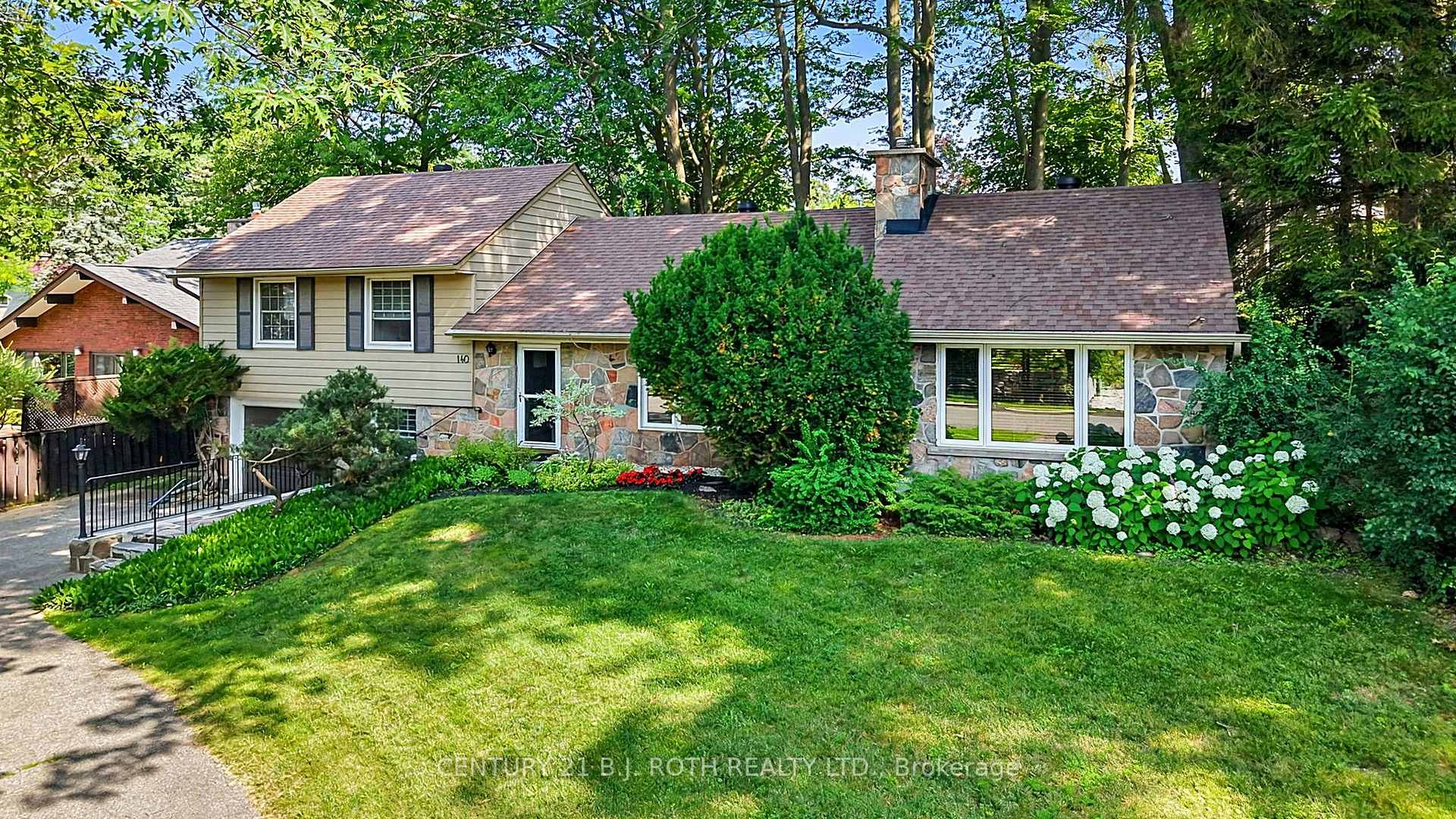 Photo of 140 Shanty Bay Road