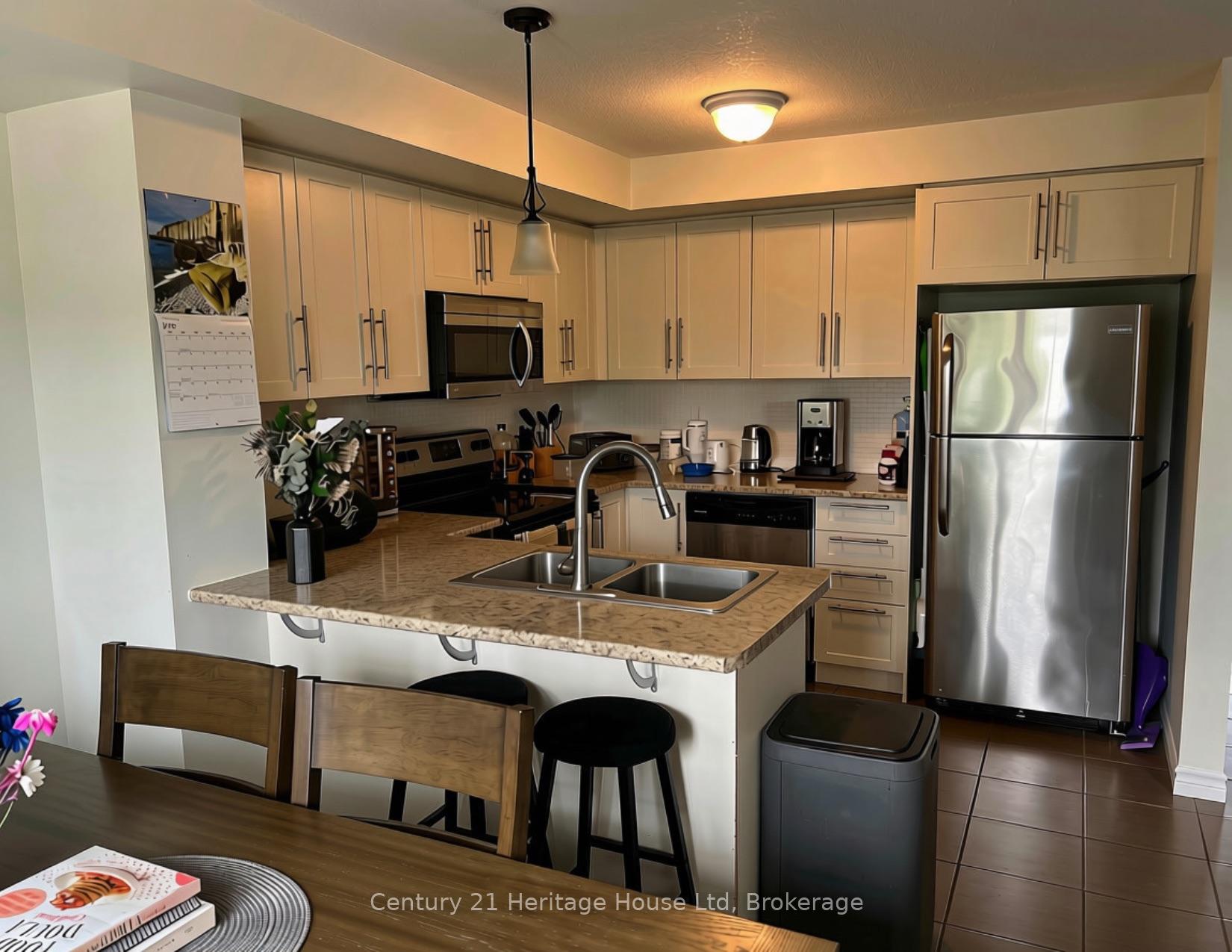 Photo 11 of Unit B, 654 Woodlawn Road, Guelph, Victoria North — HOMEH