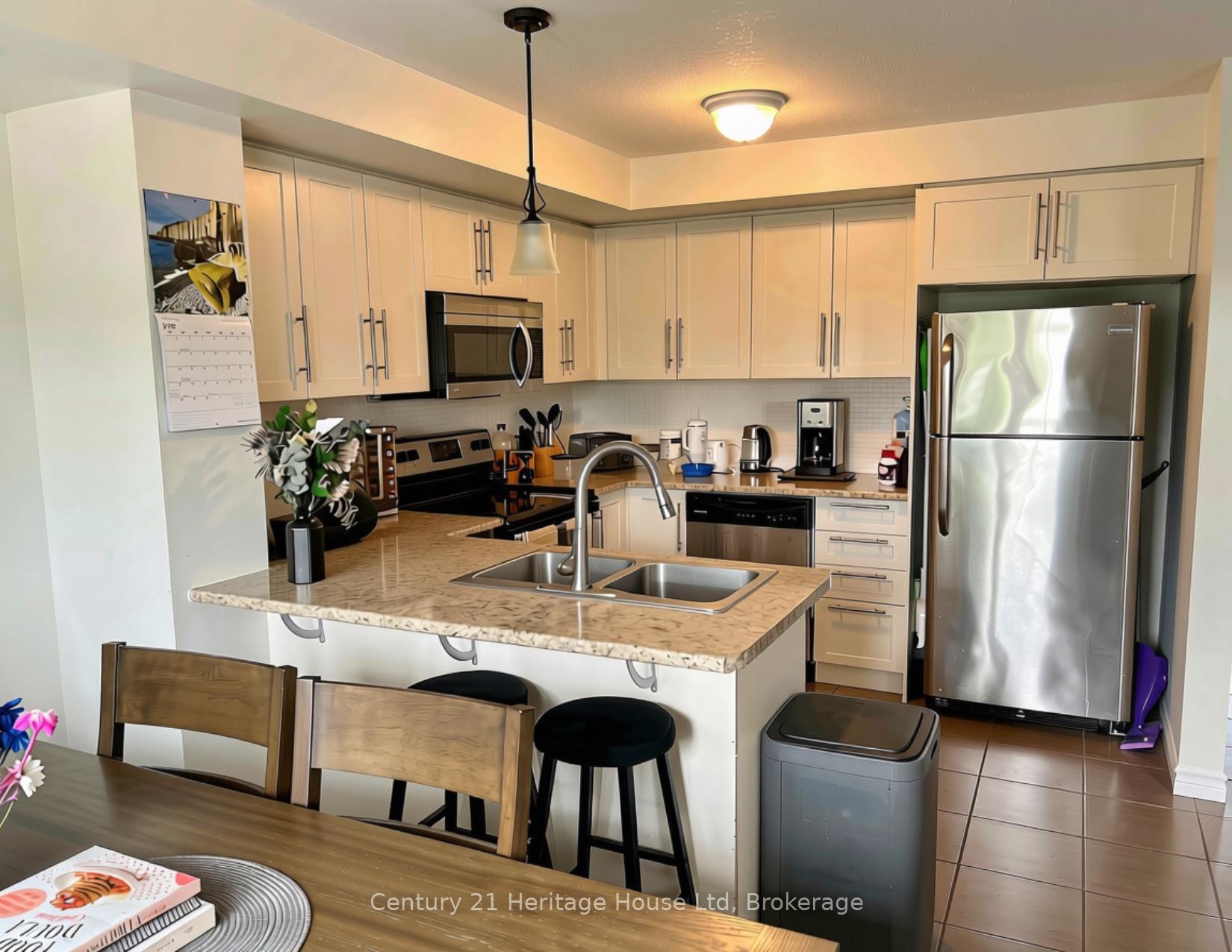 Photo 12 of Unit B, 654 Woodlawn Road, Guelph, Victoria North — HOMEH