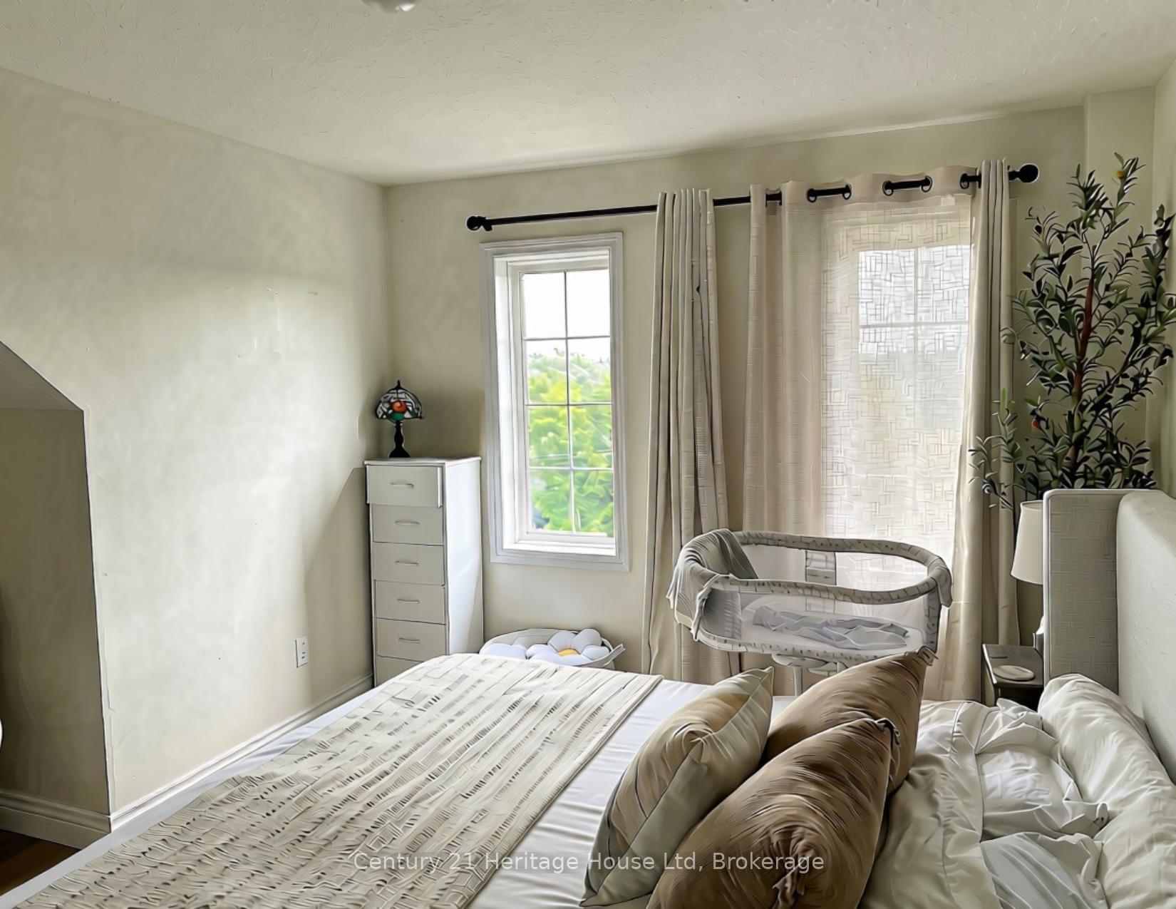 Photo 32 of Unit B, 654 Woodlawn Road, Guelph, Victoria North — HOMEH
