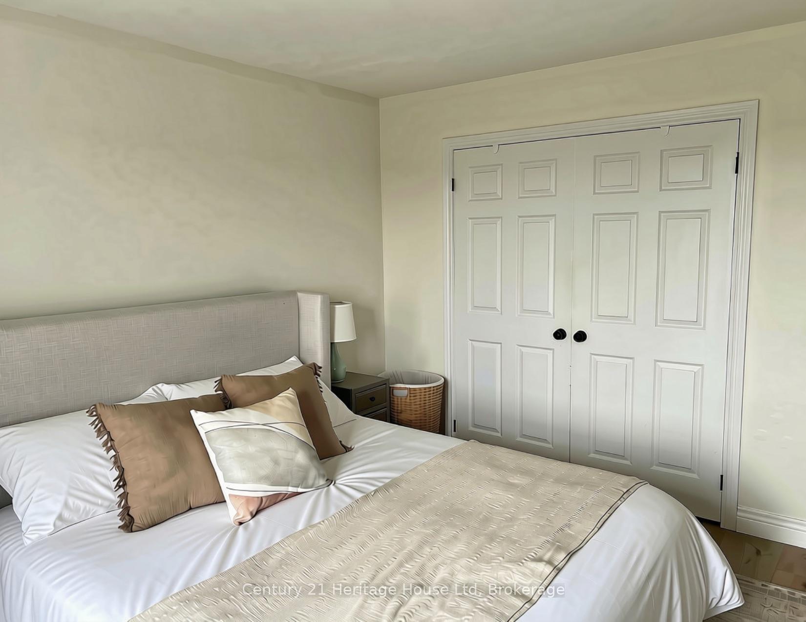 Photo 33 of Unit B, 654 Woodlawn Road, Guelph, Victoria North — HOMEH