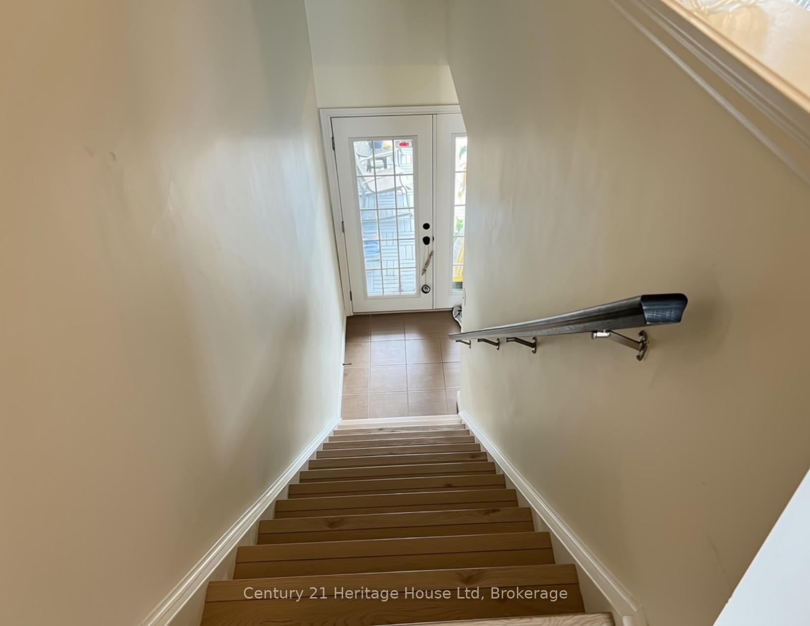 Photo 35 of Unit B, 654 Woodlawn Road, Guelph, Victoria North — HOMEH