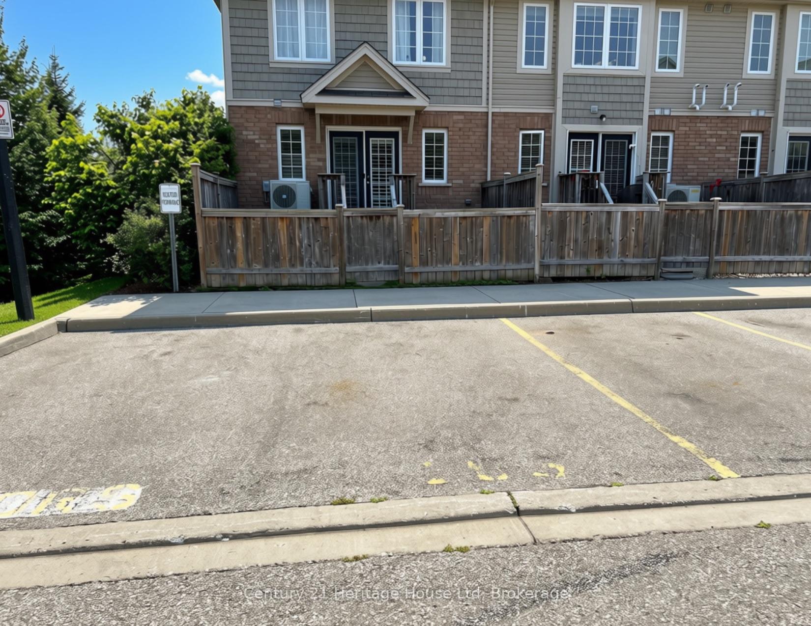 Photo 36 of Unit B, 654 Woodlawn Road, Guelph, Victoria North — HOMEH