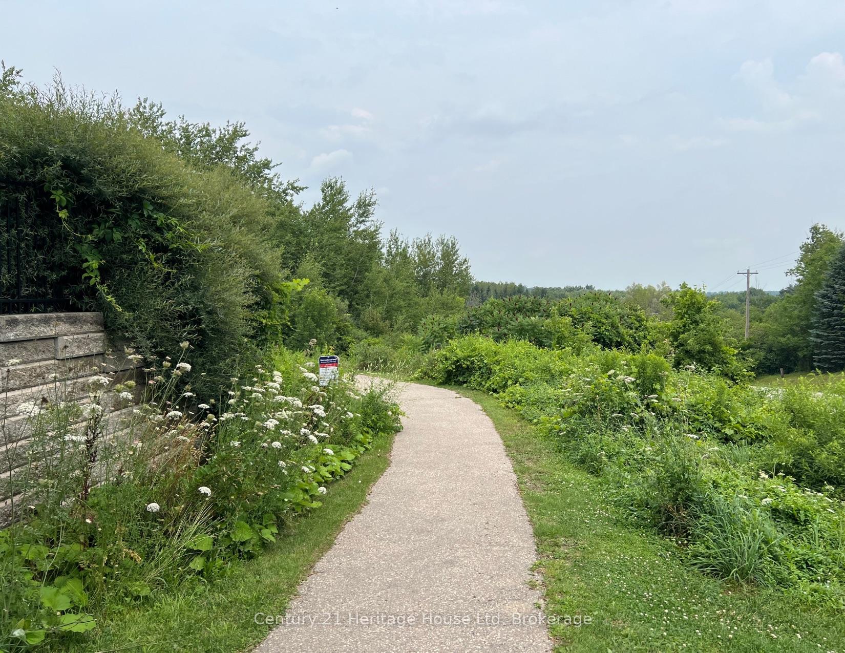 Photo 44 of Unit B, 654 Woodlawn Road, Guelph, Victoria North — HOMEH