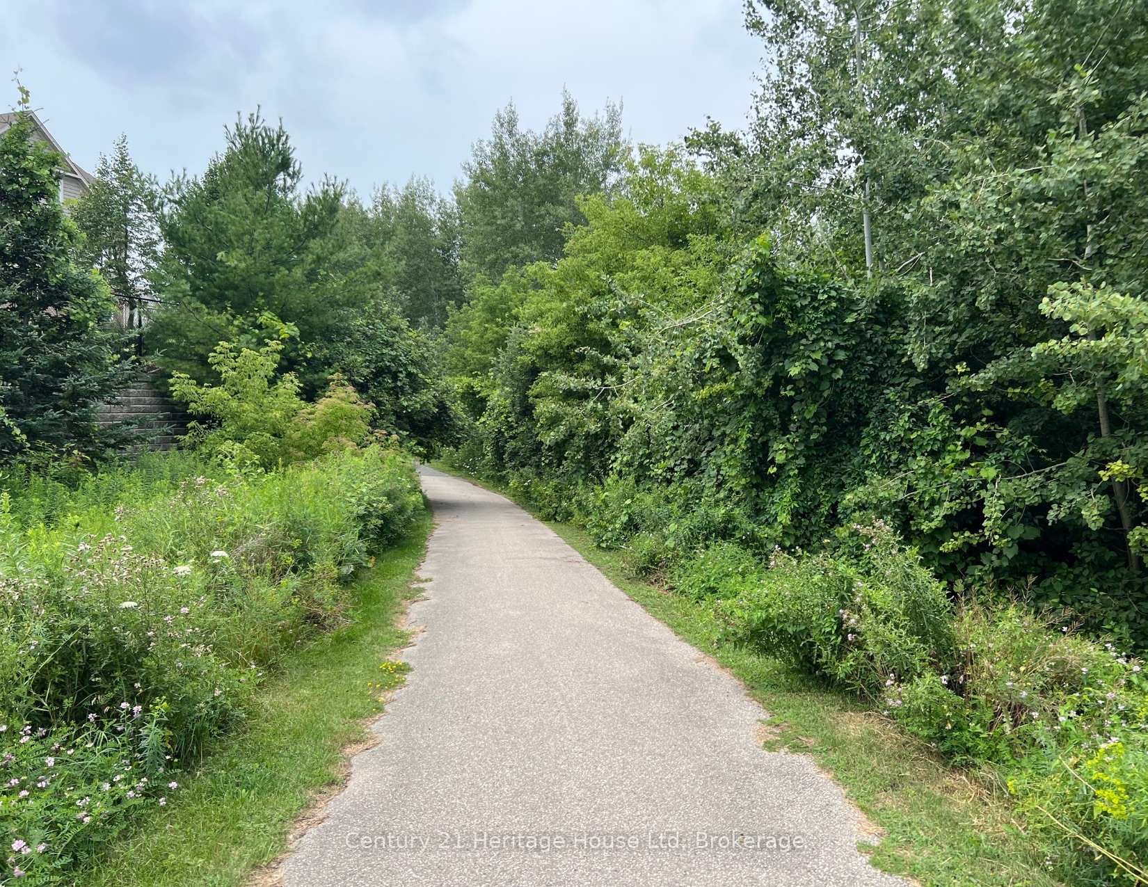 Photo 45 of Unit B, 654 Woodlawn Road, Guelph, Victoria North — HOMEH
