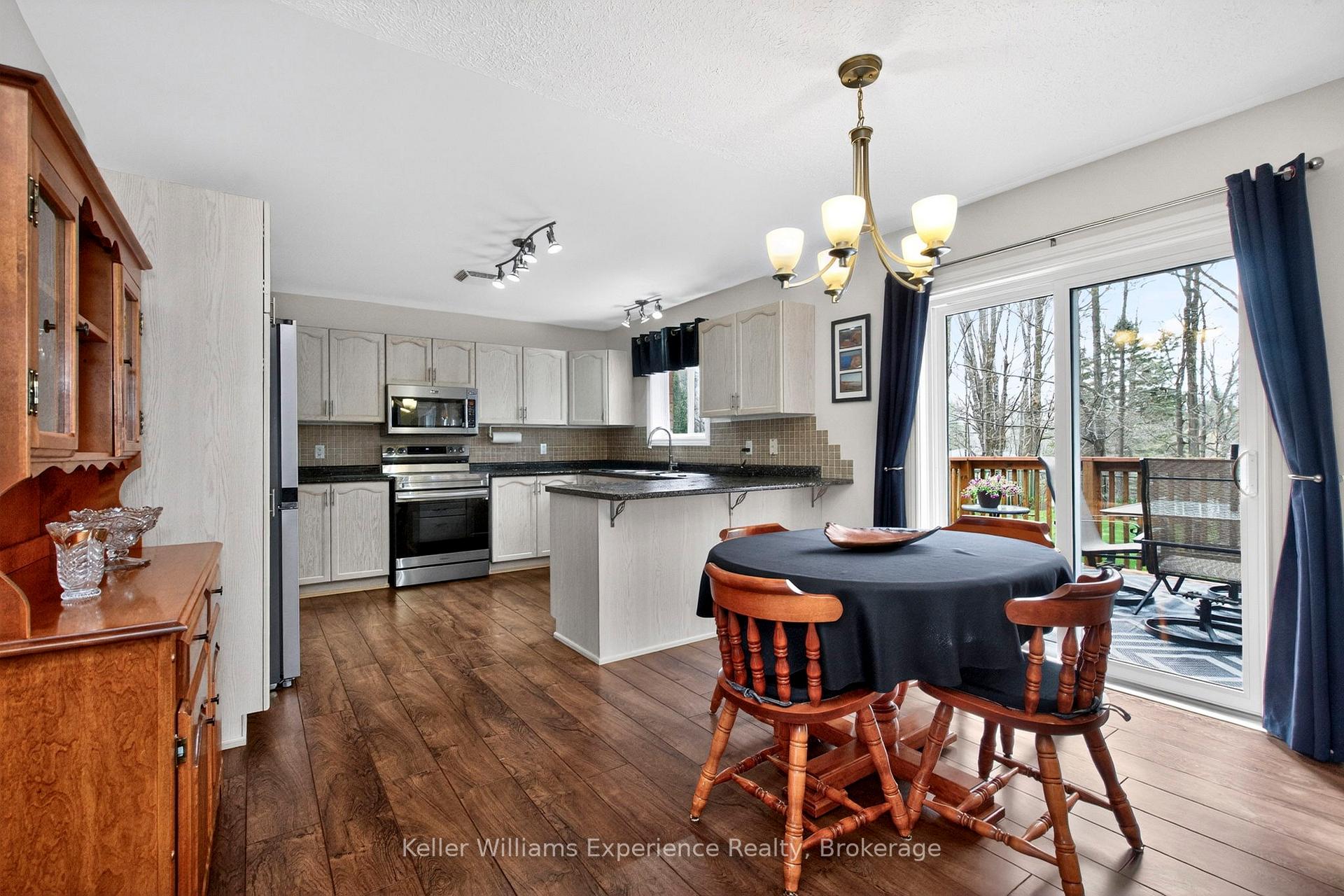 Photo 4 of 4 Byrnes Crescent, Penetanguishene — HOMEH