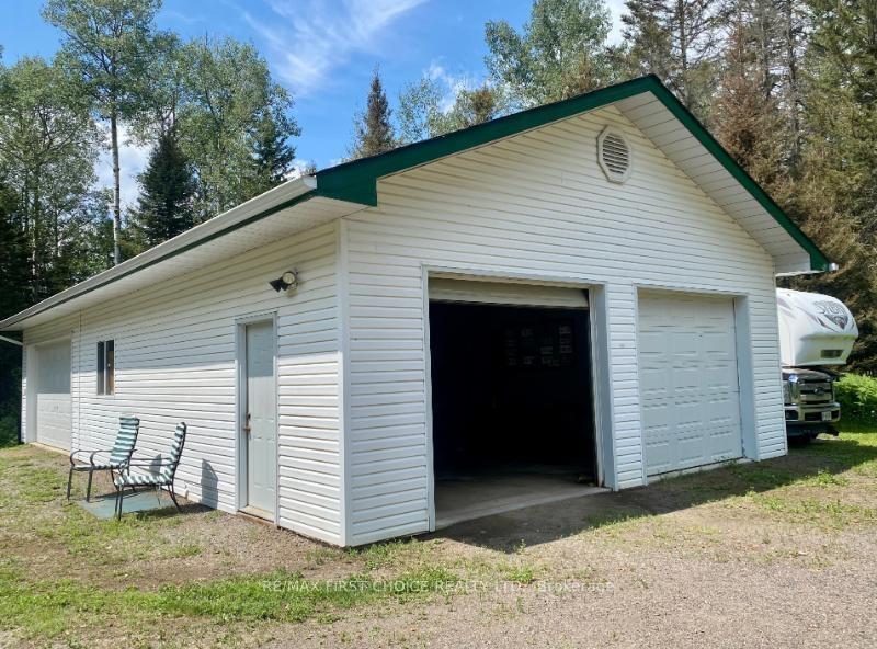 Photo 3 of 200 Kline Road, Thunder Bay, McIntyre South — HOMEH