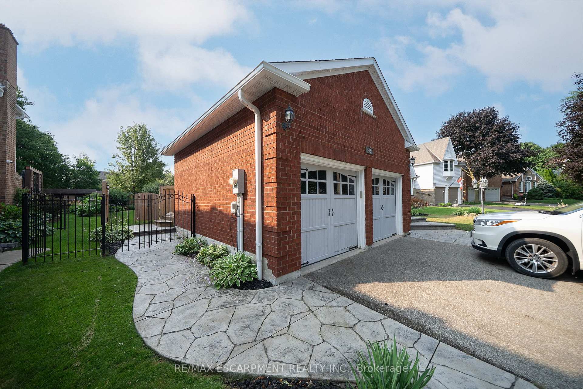 Photo 4 of 42 Muirhead Crescent, Brantford, Fairview - Brantford — HOMEH