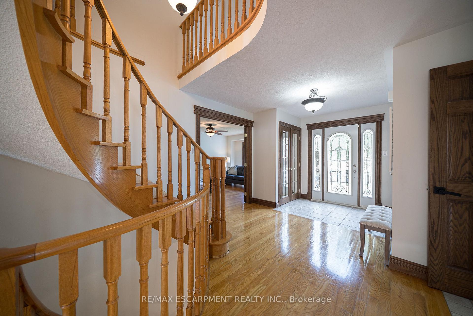 Photo 6 of 42 Muirhead Crescent, Brantford, Fairview - Brantford — HOMEH