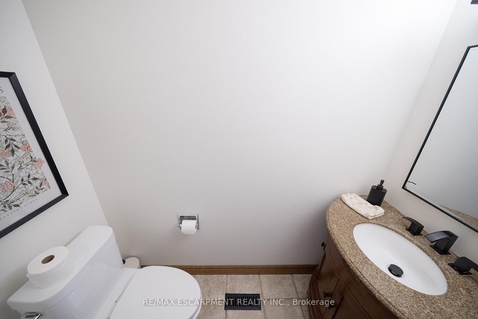Photo 11 of 42 Muirhead Crescent, Brantford, Fairview - Brantford — HOMEH
