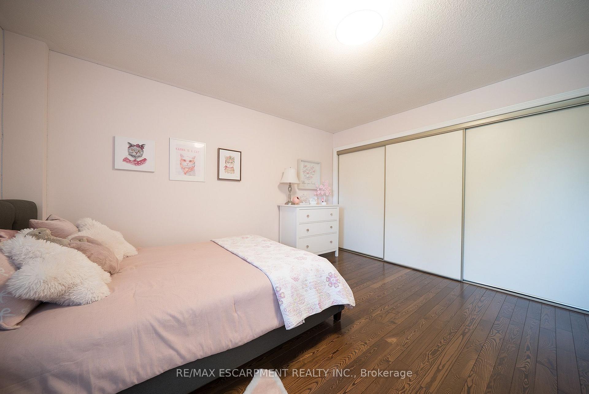 Photo 26 of 42 Muirhead Crescent, Brantford, Fairview - Brantford — HOMEH