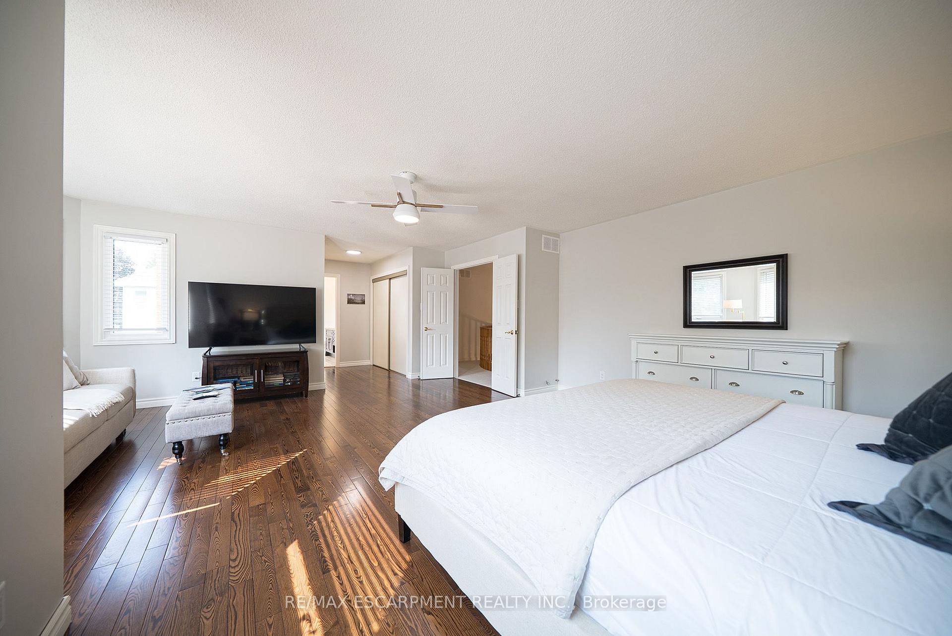 Photo 31 of 42 Muirhead Crescent, Brantford, Fairview - Brantford — HOMEH