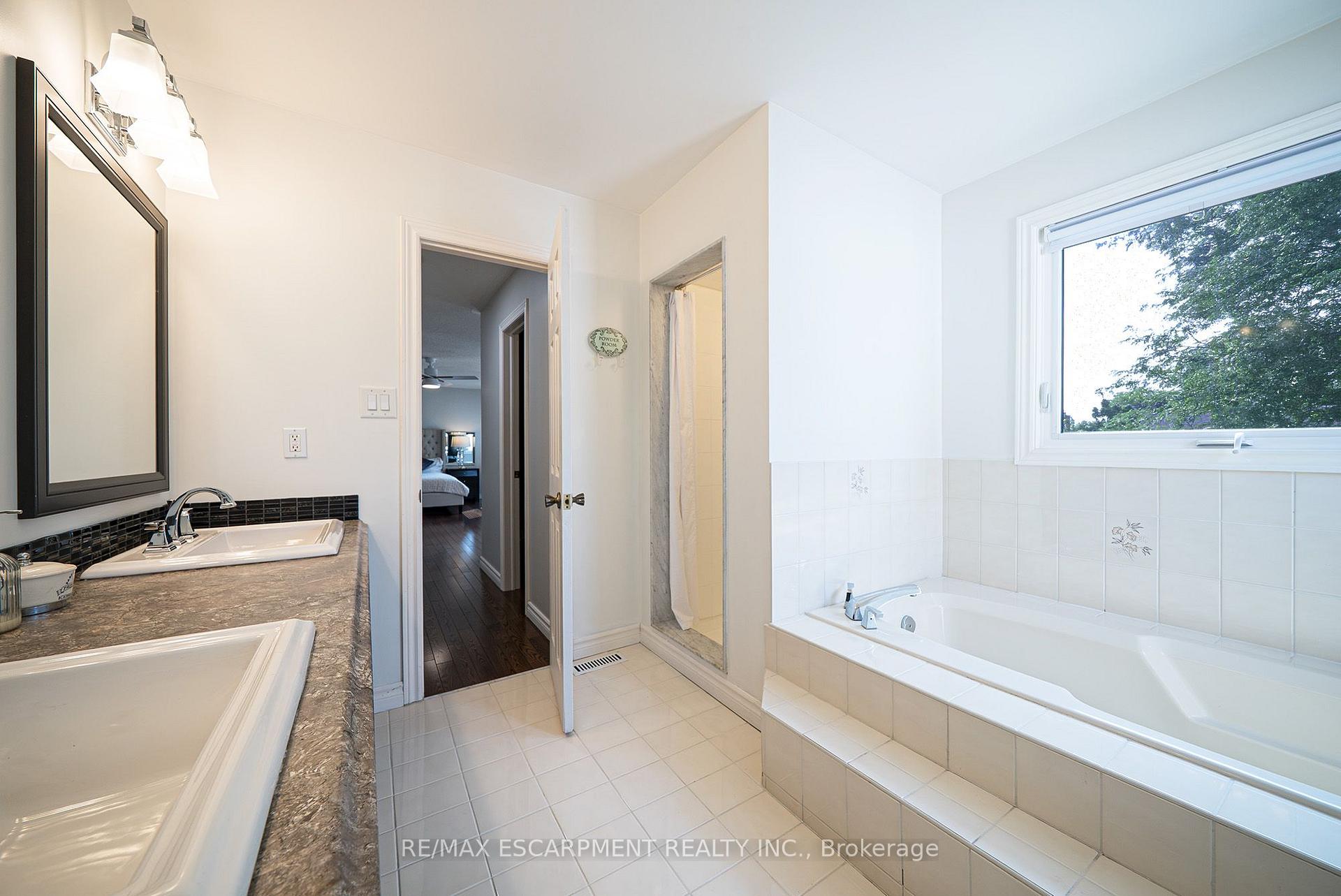 Photo 34 of 42 Muirhead Crescent, Brantford, Fairview - Brantford — HOMEH