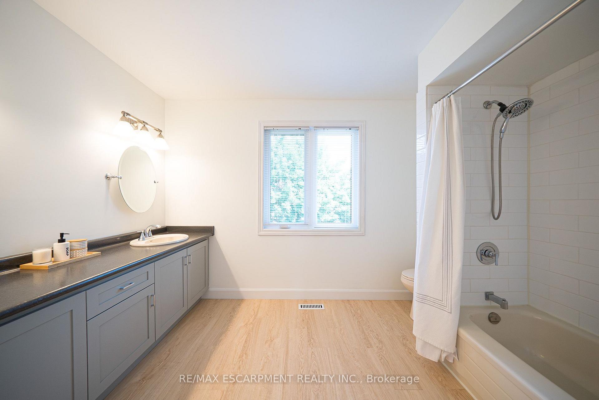 Photo 36 of 42 Muirhead Crescent, Brantford, Fairview - Brantford — HOMEH