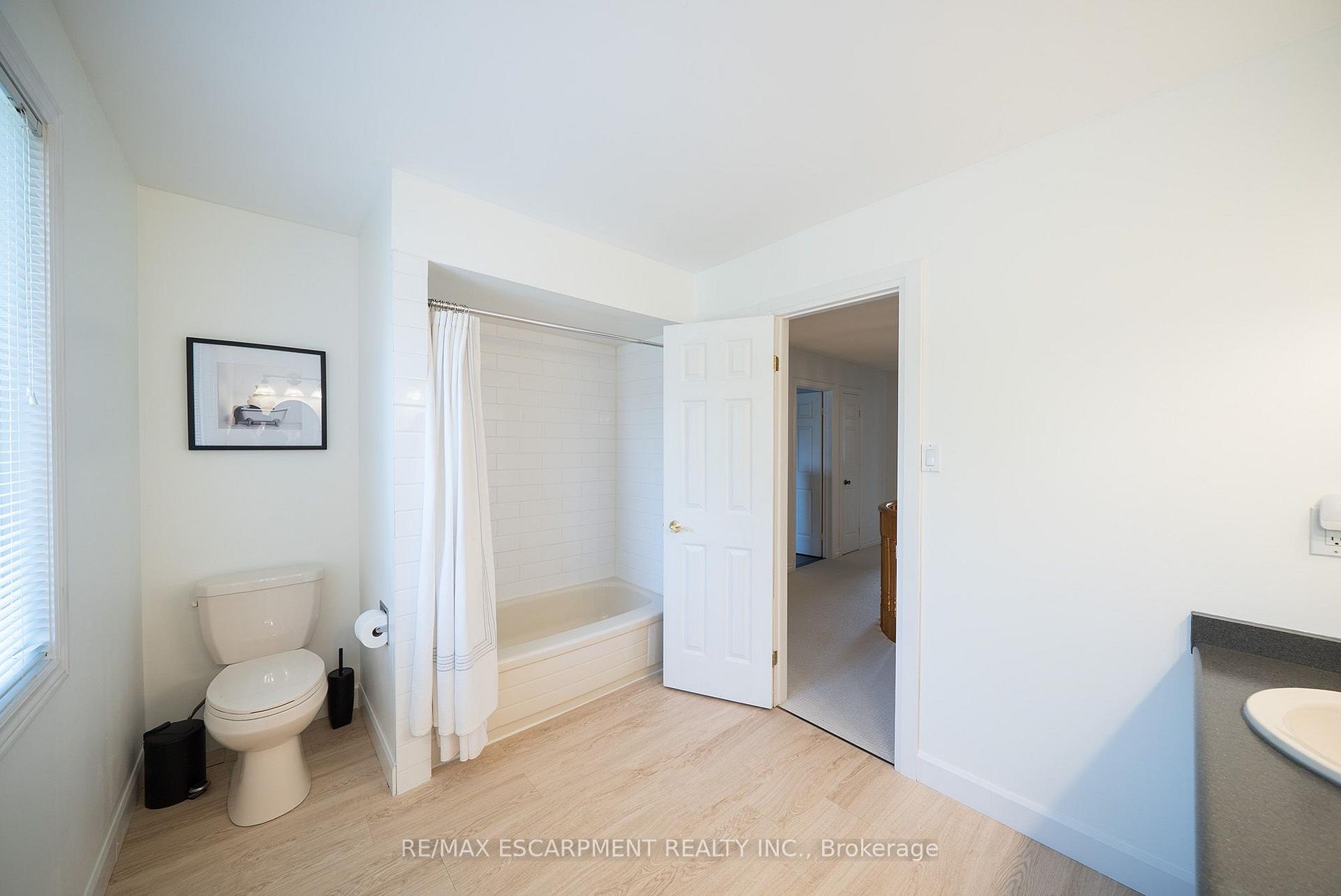 Photo 37 of 42 Muirhead Crescent, Brantford, Fairview - Brantford — HOMEH
