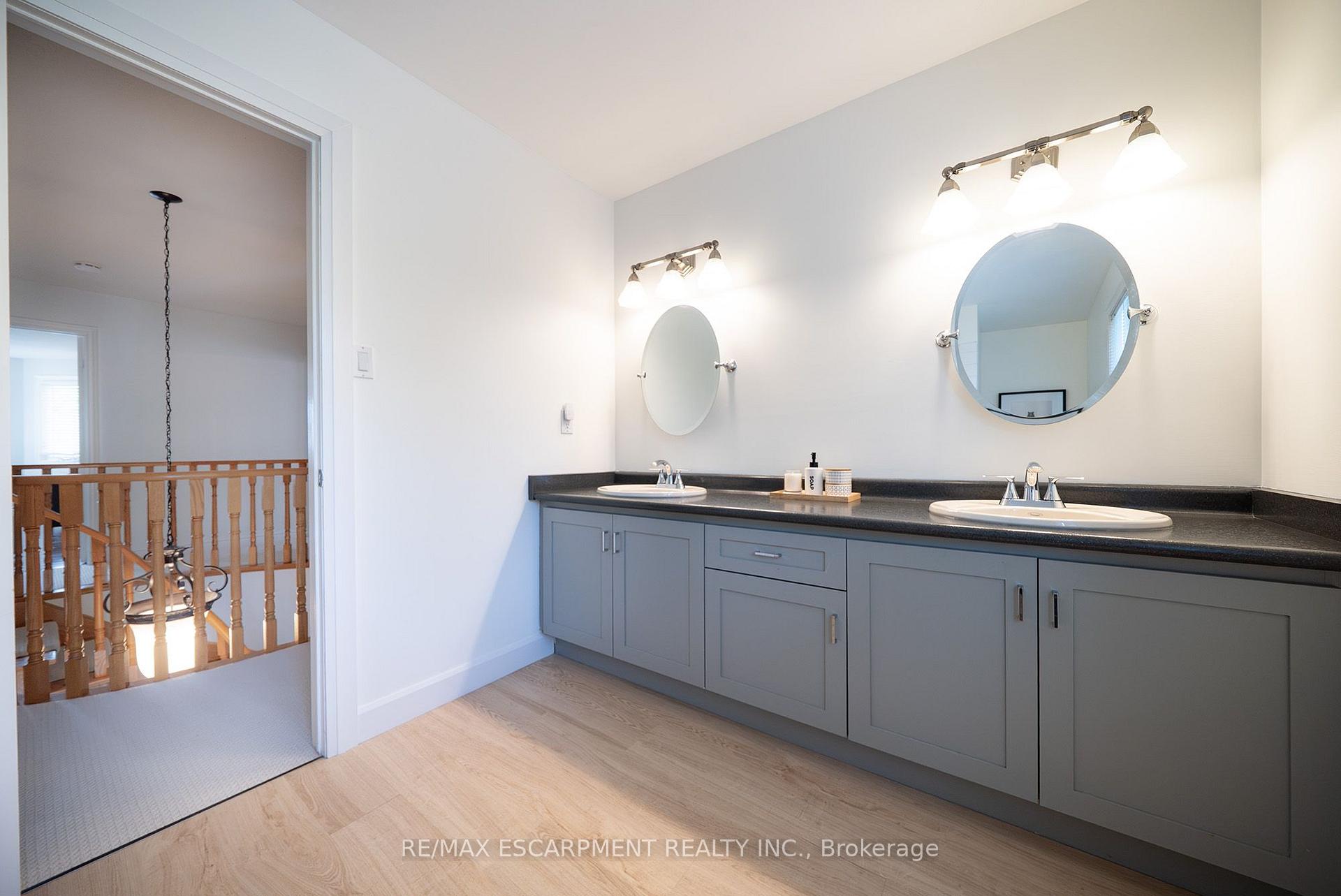 Photo 38 of 42 Muirhead Crescent, Brantford, Fairview - Brantford — HOMEH
