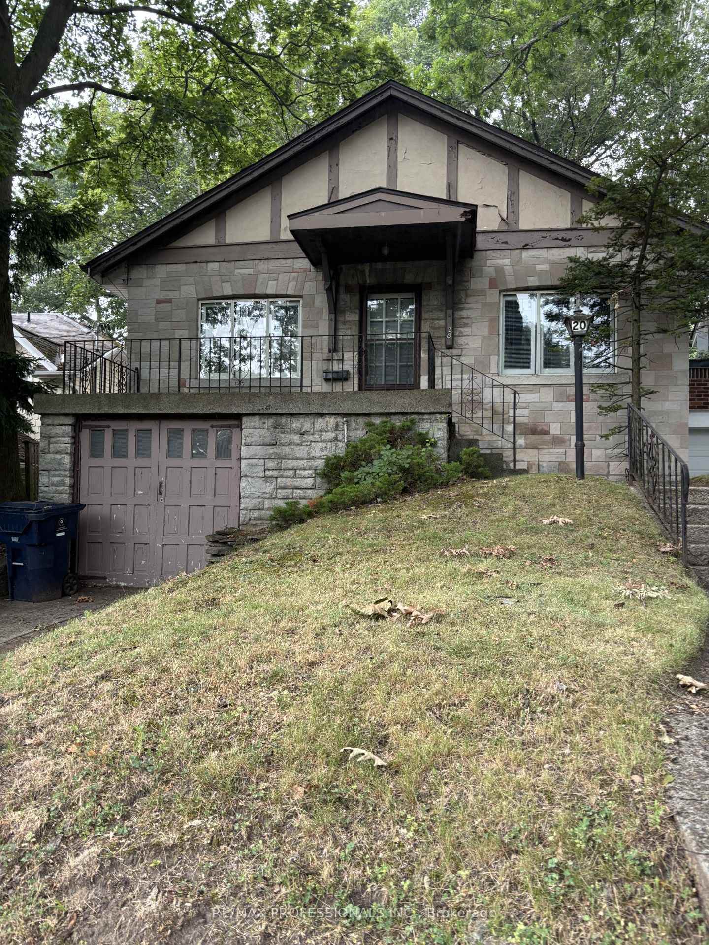 Photo 1 of 20 Fallingbrook Road, Scarborough, Birchcliffe-Cliffside — HOMEH