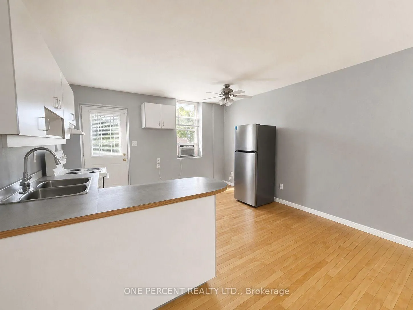 Photo 5 of 546 Concession Street W, Hamilton, Eastmount — HOMEH