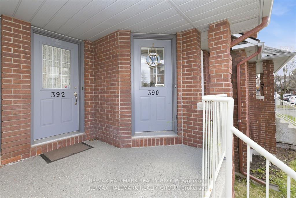 Photo 3 of Unit 3, 390 Briston Private, Ottawa, Hunt Club Park — HOMEH