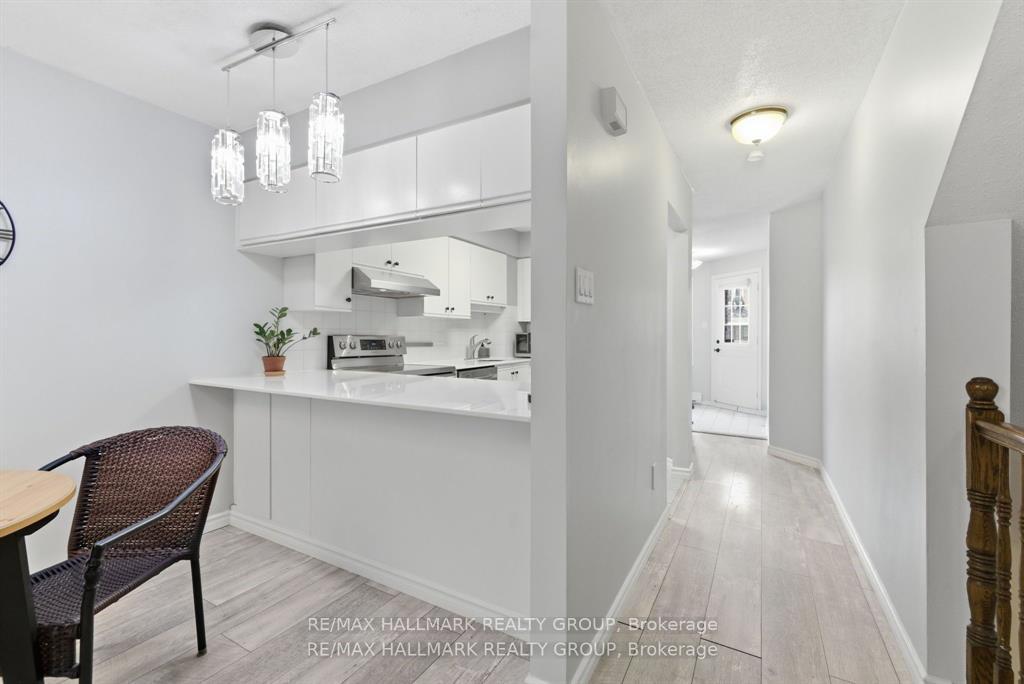 Photo 8 of Unit 3, 390 Briston Private, Ottawa, Hunt Club Park — HOMEH