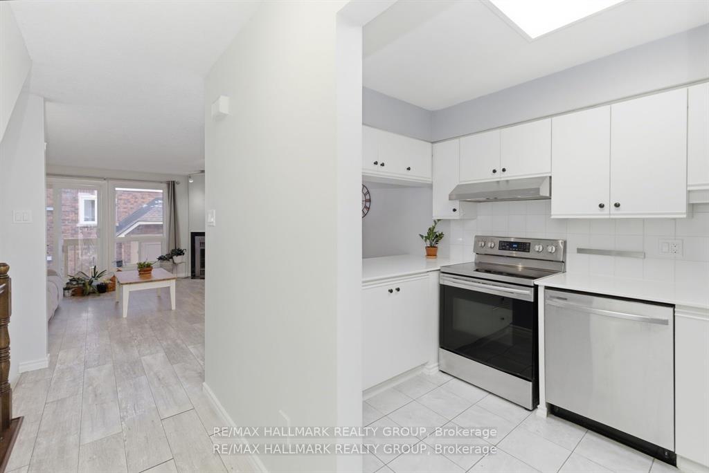Photo 9 of Unit 3, 390 Briston Private, Ottawa, Hunt Club Park — HOMEH