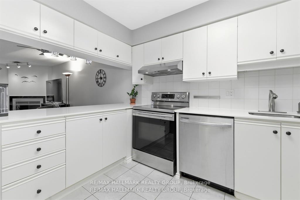 Photo 11 of Unit 3, 390 Briston Private, Ottawa, Hunt Club Park — HOMEH
