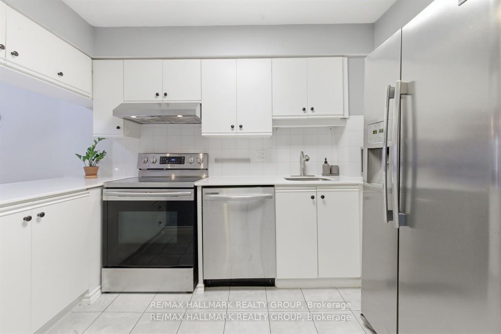 Photo 12 of Unit 3, 390 Briston Private, Ottawa, Hunt Club Park — HOMEH