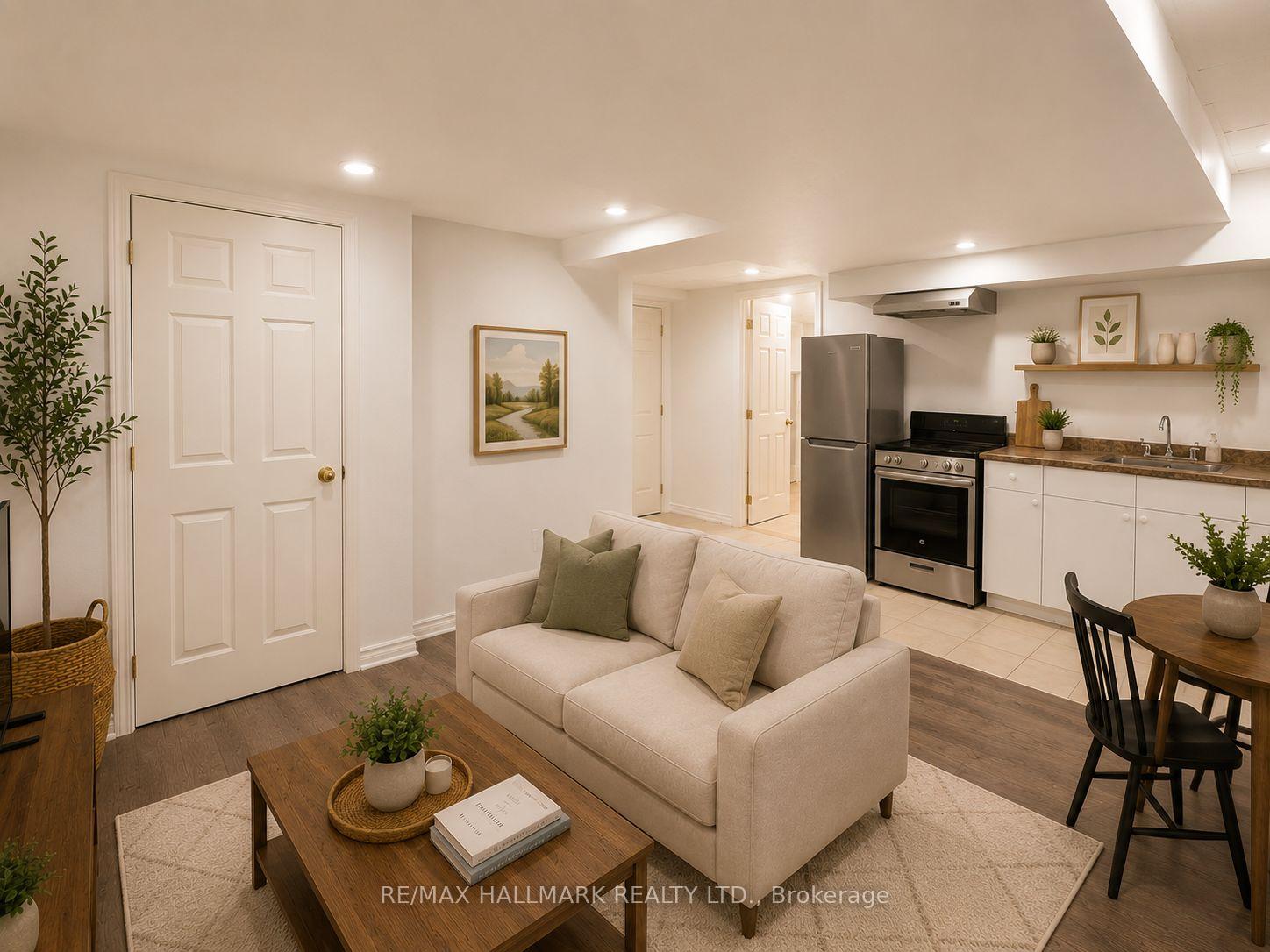 Photo 3 of Unit Lower A, 31 Seabreeze Avenue, Vaughan, Patterson — HOMEH