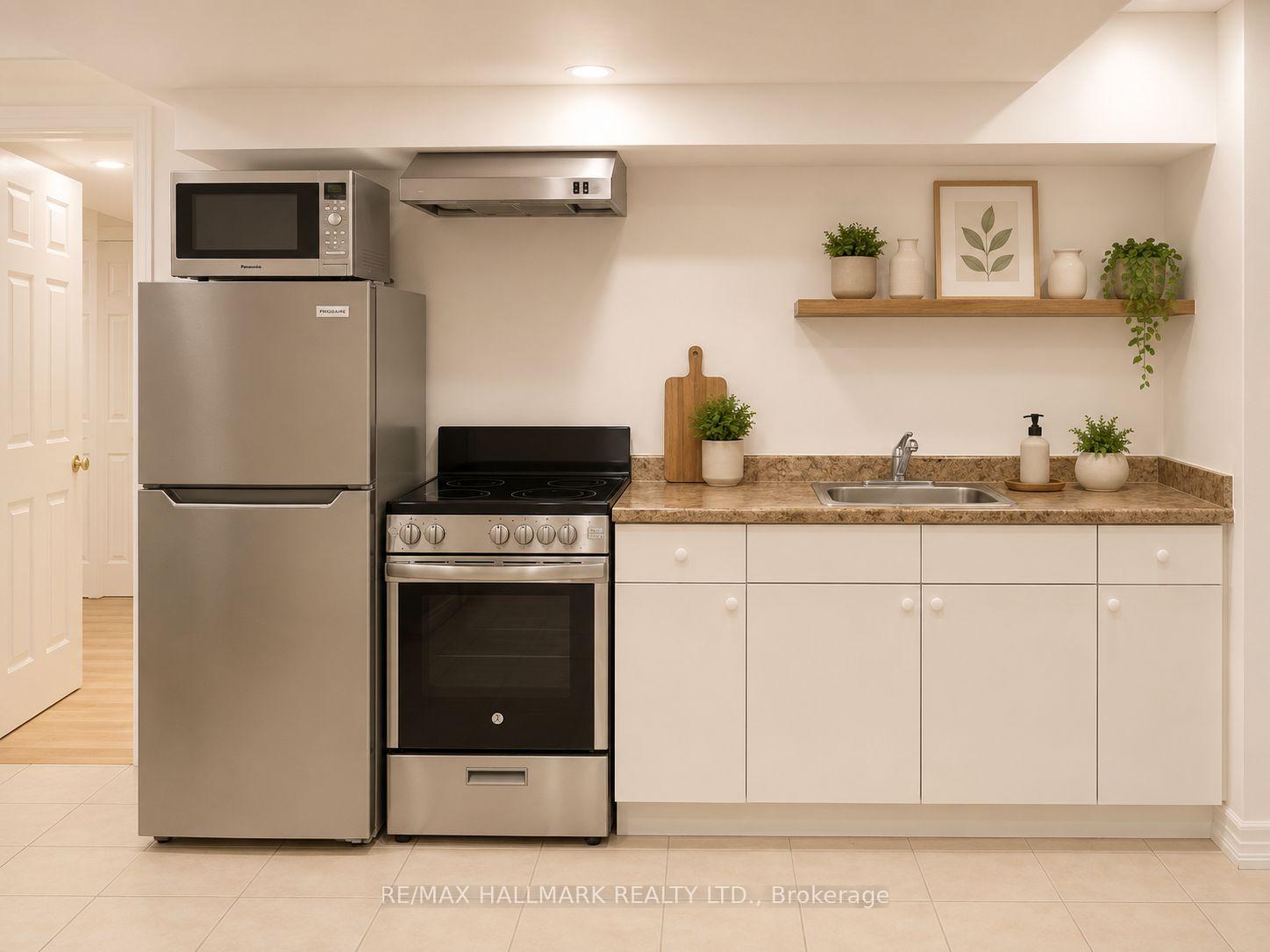 Photo 4 of Unit Lower A, 31 Seabreeze Avenue, Vaughan, Patterson — HOMEH