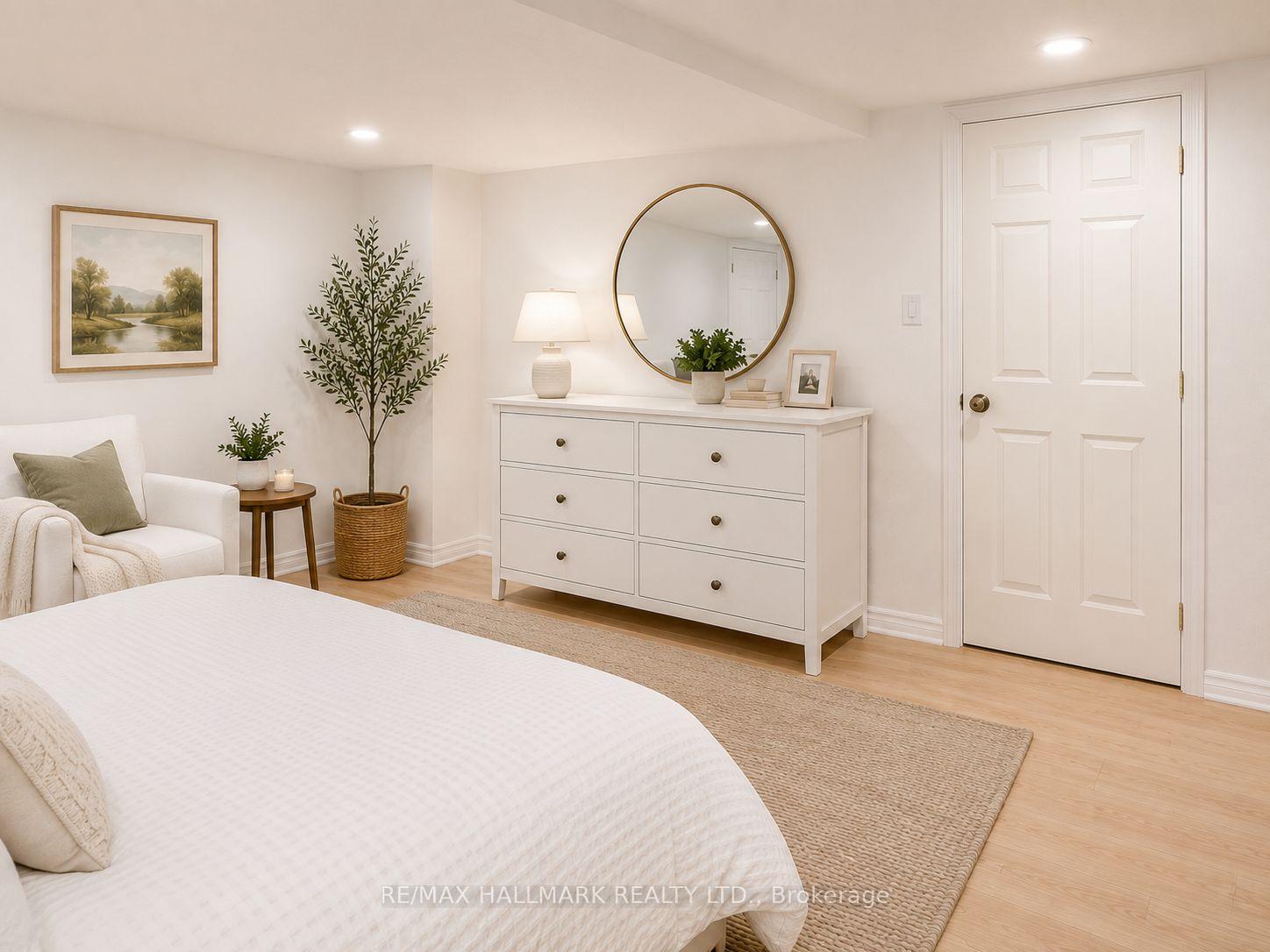 Photo 6 of Unit Lower A, 31 Seabreeze Avenue, Vaughan, Patterson — HOMEH